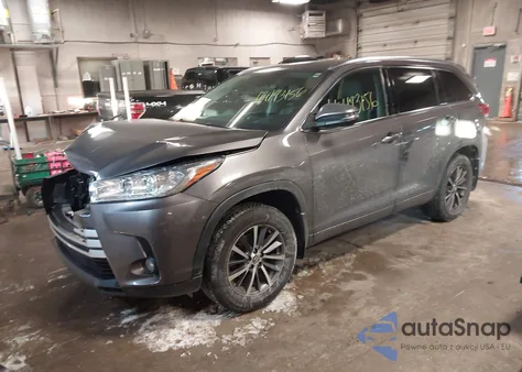 2017 Toyota Highlander Xle z USA, uszkodzony, nr VIN 5TDJZRFH4HS512025